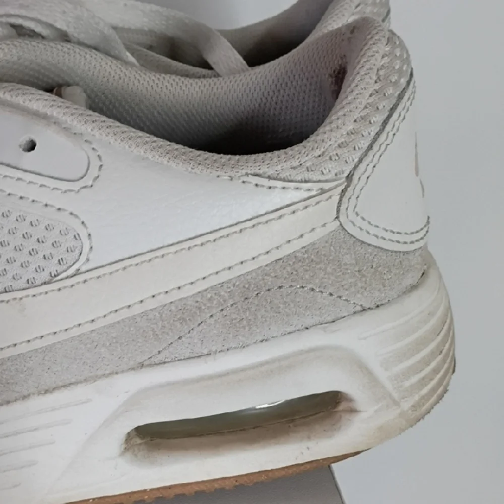 the Nike Air Max SC sneaker Women's White and Gray Sneakers size 8.5